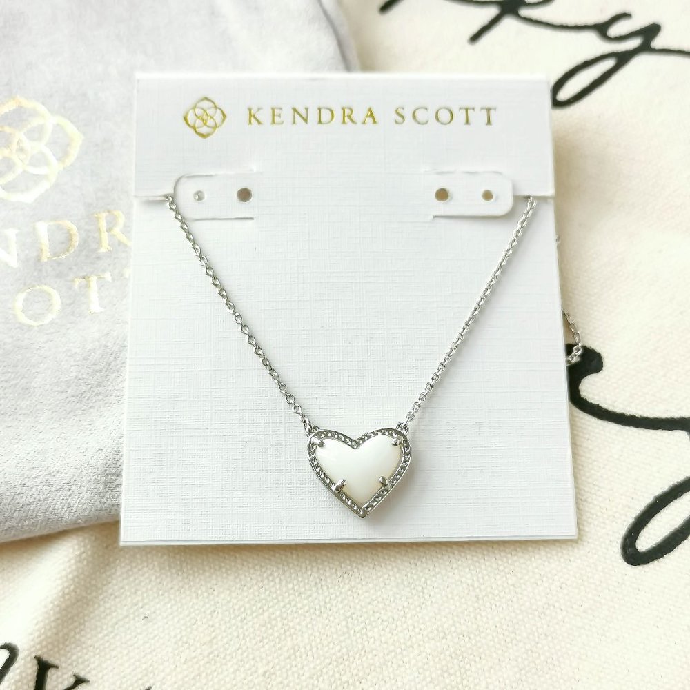 Kendra Scott Pendant Necklace - Ari Heart Ivory Mother-Of-Pearl Silver